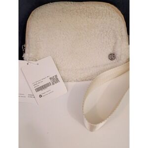 Lululemon Everywhere Belt Bag Fleece Sherpa White Gold‎ LW9CR9S NWT
